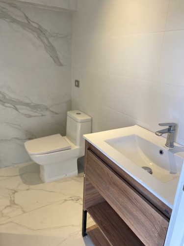 Recién Remodelada, Piscina, Jardin, Vende Sin Comisión!!!
