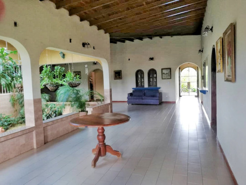 Mini Finca De 4 Hectáreas Con Hermosa Casa Campestre Y Espectaculares Áreas Sociales En Urbanización Privada En Venta Gg