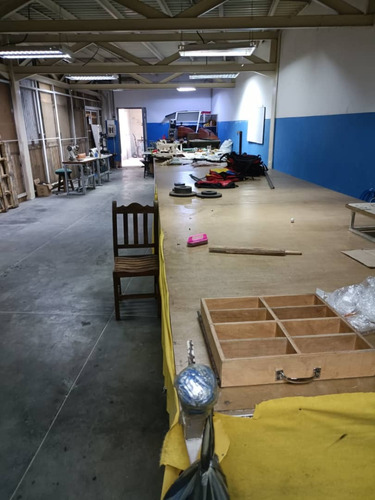 Venta De Local Y Fondo De Comercio Ferreteria Y Venta De Diversos Articulos Ubicado En La Av Nueva Granada Yc