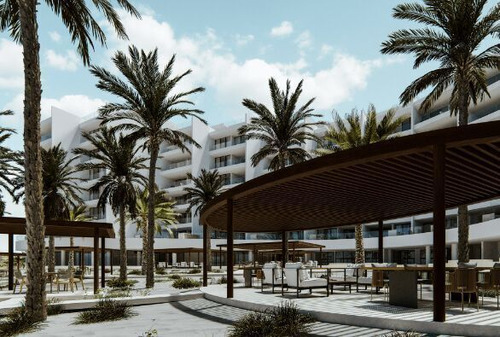 Condo Con Terraza Que Tiene Vista Al Mar, Cuatro Recamaras,