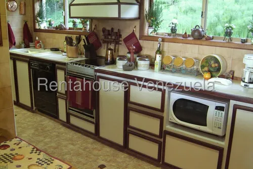 Casa En Venta La Colonia Tovar