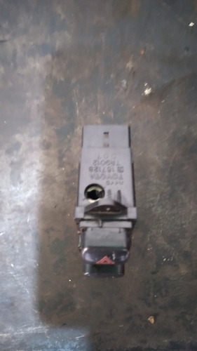 Imagen 2 de 2 de Interruptor Luz De Emergencia Toyota Corolla Baby Camry