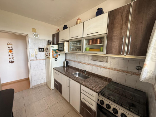 Venta De Departamento 3 Ambientes A Metros Del Centro De Wilde, Excelente Ubicacion.