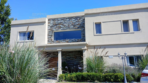 Casa Quinta De 6 Ambientes En Venta En Lagos De San Eliseo, San Vicente, G.b.a. Zona Sur