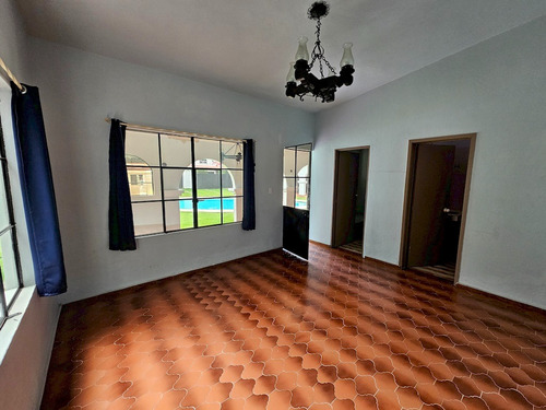 Casa Sola En Venta En Un Solo Nivel En Jardines De Cuernavaca.