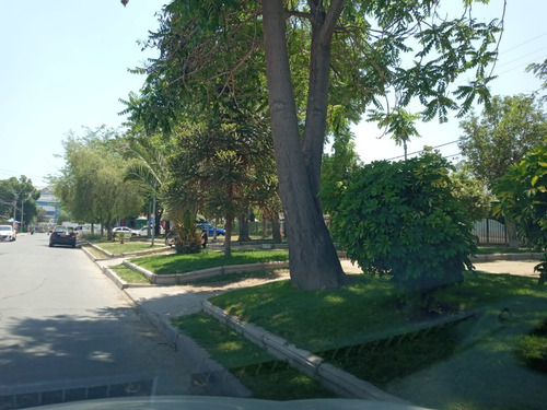 Imagen 17 de 17 de Casa En La Villa La Reina Frente Al Hospital Militar