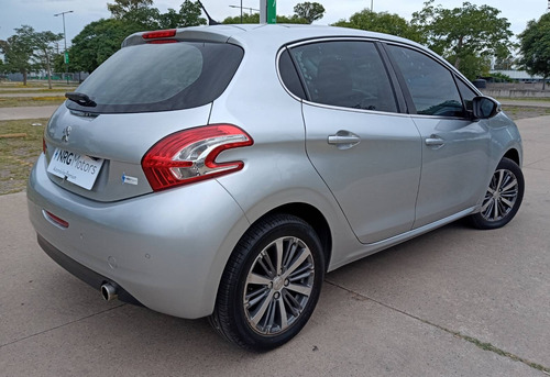 Imagen 5 de 15 de Peugeot 208 1.6 5p Feline 2018