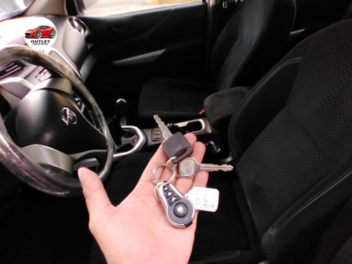 Imagen 10 de 15 de Nissan Np-300 2017