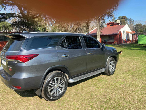 Imagen 12 de 18 de Toyota Sw4 2018 2.8 Srx 177cv 4x4 7as At
