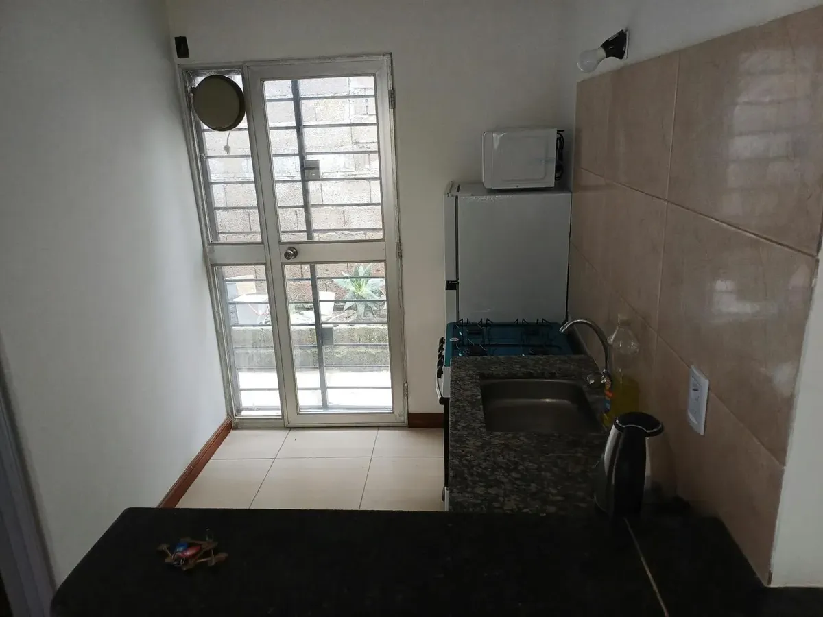 Monohambiente En Barrio Conciliacion Amoblado Y Todol Los Electrodomesticos Necesarios Para El Dia A Dia No Paga Gastos Comunes No Mascotas Solo Con Garantia · Foto 4