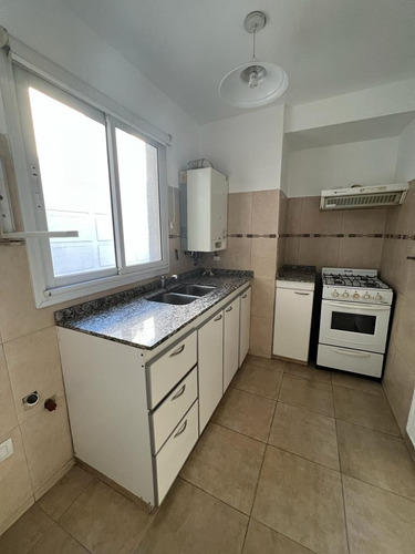 Departamento De 2 Dormitorios En Venta Al Frente Del Paseo Del Buen Pastor!