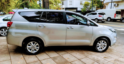 Toyota Innova 2.7 Srv 6at 8a
