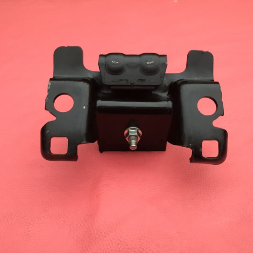 Soporte De Motor Izquierdo Np 300 2016 2.4lts 4cil Original (Usado)