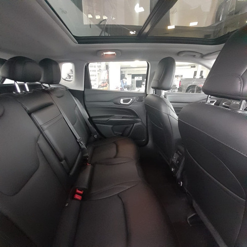 Imagen 5 de 25 de Jeep Compass T270