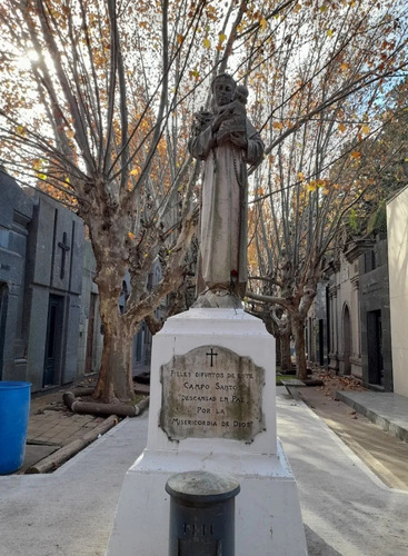 Boveda En Cementerio San Miguel Y Parcela En Jardin Bv