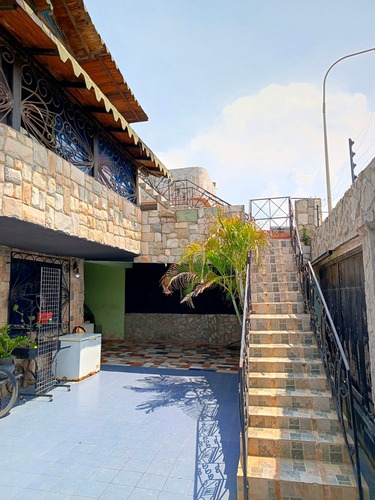 Casa En Urb. Cumboto Norte Puerto Cabello Plc-1022