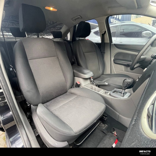 Imagem 5 de 8 de Ford Focus Sedan 2.0 16v 4p Glx Automático