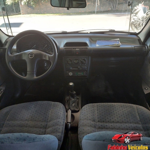 Imagem 9 de 9 de Chevrolet Corsa Sedan 2000 1.6 16v Gls 4p
