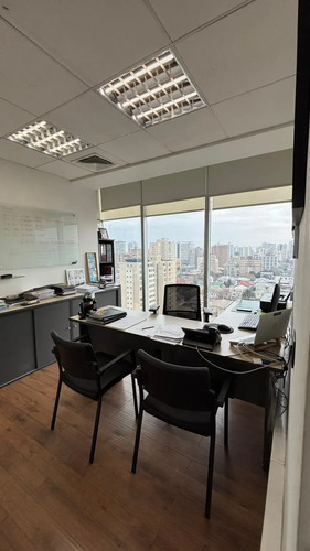 Broker Av. Libertad Of. 3espacios +1 Baño+1 Kitchenette