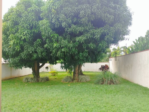 En Venta O Alquiler Bonita Casa De Dos Niveles En La Urb. Miranda