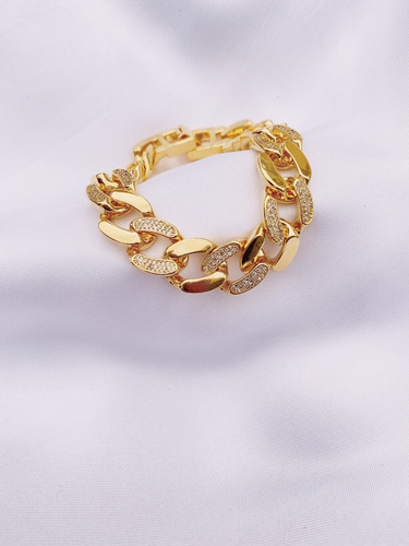 Imagem 2 de 4 de Pulseira Elos Cravejados