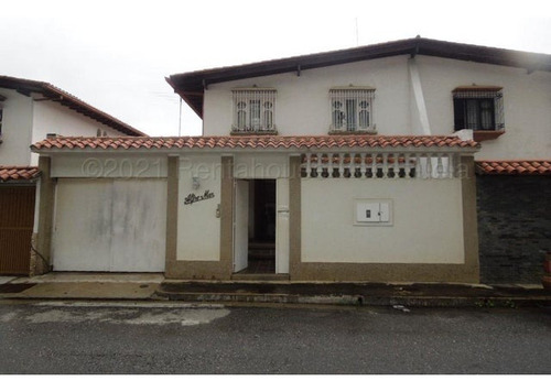 Casa En Venta Alto Prado Mls #23-13654 Carmen Febles 