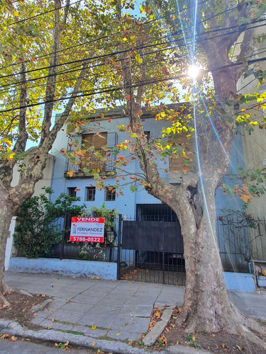 Casa De 6 Ambientes En Venta Con Jardin Y Pileta Cercana A Avenida Maipu. Olivos