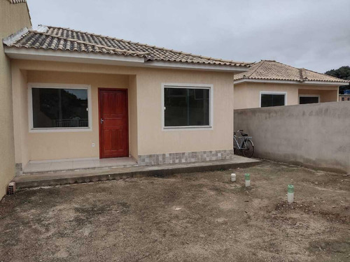 Imagem 2 de 14 de Casa 2 Dormitórios Para Venda Em Araruama, Três Vendas, 2 Dormitórios, 1 Banheiro, 2 Vagas - 237_2-500881