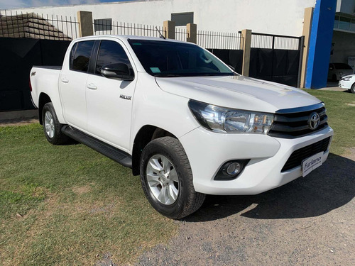 Toyota Hilux 2.8 Cd Sr 177cv 4x4 2017