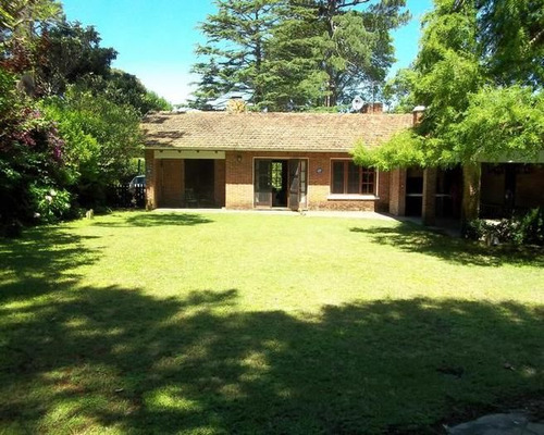 Casa En Alquiler Por Temporada De 4 Dormitorios En Playa Mansa (ref: Bpv-9437)