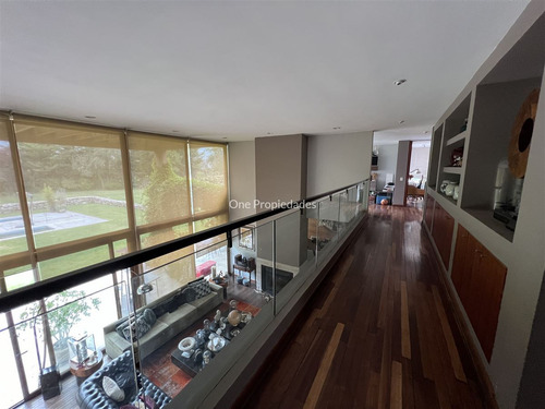 Casa En Arriendo De 4d/5b En Condominio. En Colina