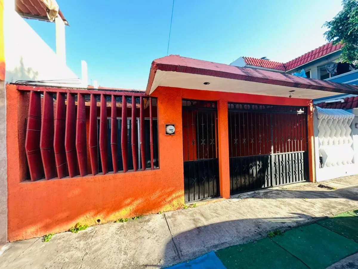 Casa En Venta En Veracruz, Unidad Habitacional Las Vegas.