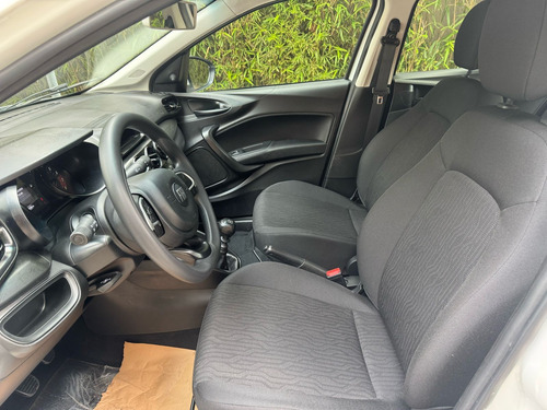 Fiat Cronos 1.3 Flex 4p