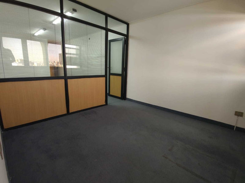 Imagen 4 de 7 de B° Centro . Oficina En Alquiler . Seguridad 24 Hs. Aire Acondicionado