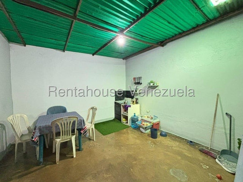 & Maria Luisa Mendoza Vende Sensacional Casa En El Este De Barquisimeto Con Acabados Modernos Y Posee Local Comercial 2 5 2 2 1 9 5