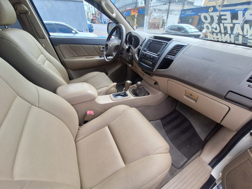 Toyota Hilux SW4 3.0 Srv 7l 4x4 Aut. 5p