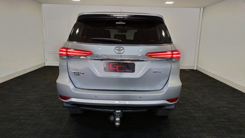 Toyota Sw4 2019 2.8 Tdi Srx 7l 4x4 Aut. 5p