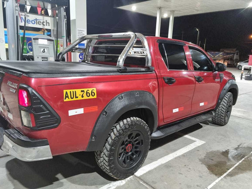 Imagen 2 de 6 de Toyota Hilux Srv