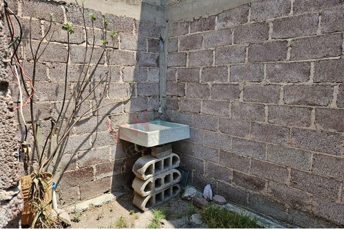 Casa En Venta Con Terreno Extenso Listo Para Expandirse A Tu Gusto.