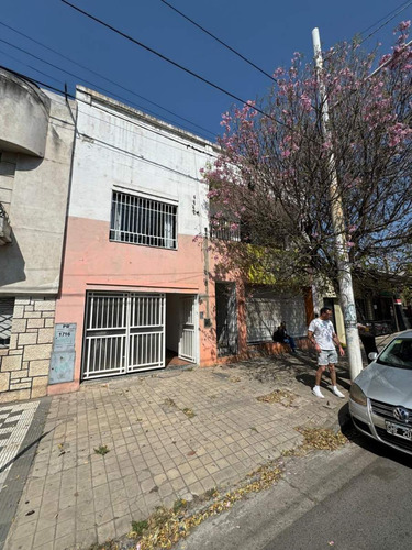 Venta Local Comercial Con Ph De Dos Dormitorios Y Cochera!! B Juniors!