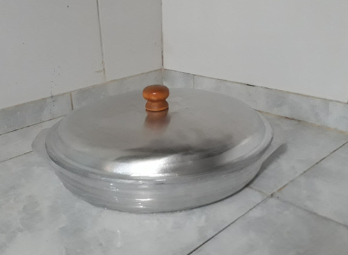 Pizzera C/tapa 33 Cm Aluminio Fundido 5,5 Mm De Espesor