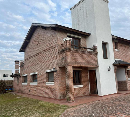 Casa En Campo Grande Lote Central