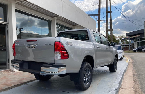Imagen 5 de 15 de Toyota Hilux D/cabina 2.8 Tdi Sr 4x4 0km My2023 Disponible
