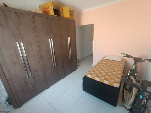 Casa Com 1 Suíte E 1 Quarto.