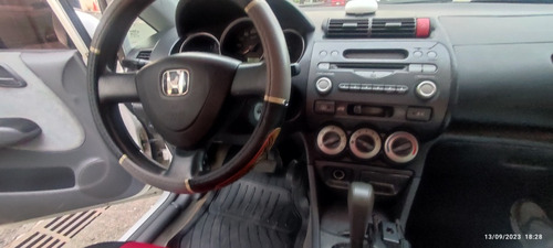 Imagen 9 de 15 de Honda Fit Arias Japonesa