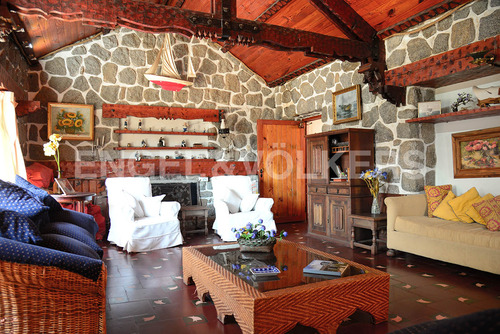 Casa Algarrobo Centro.