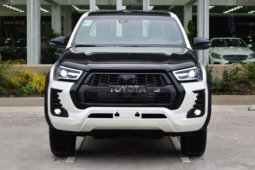 Imagen 2 de 25 de Toyota Hilux 4x4 Dc Gr-sport 2.8 Tdi At 2022