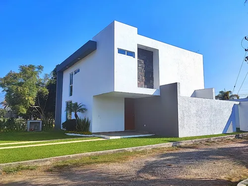 Haz De Cada Día Una Vacación En Tu Nueva Casa Con Alberca.