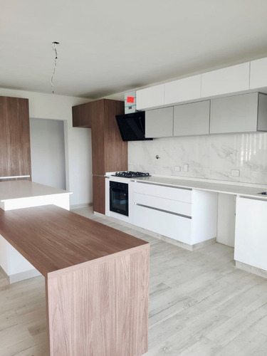 Imagen 10 de 30 de Vendo Increible Casa En Haras, 5 Habitaciones Enormes Y Terminaciones Unicas!!