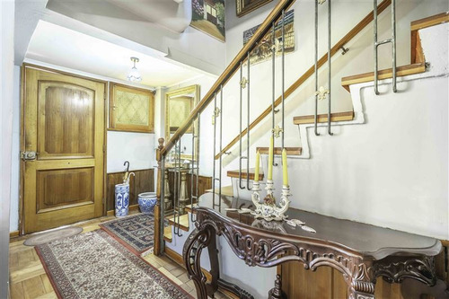 Casa En Venta, 2 Pisos 3 Dorm. En L. Condes Metro Manquehue